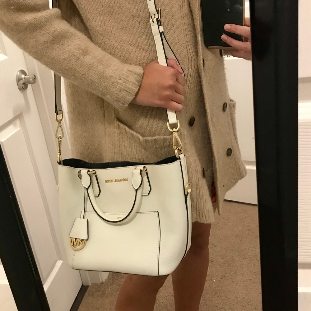 Michael Kors Crossbody Bucket Purse